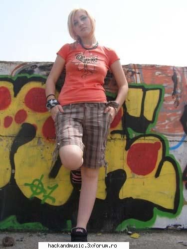 :) aceasta este ana blaxy girls